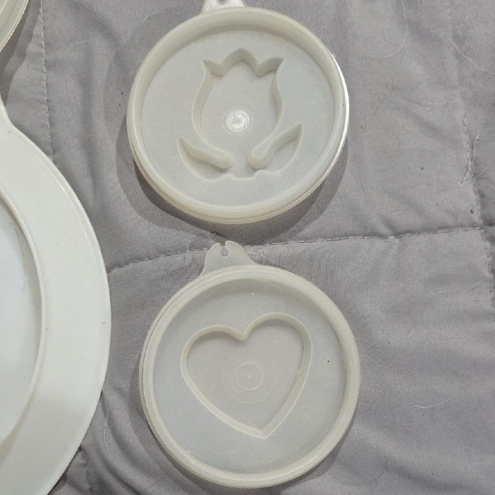 Tupperware Cream Kitchen Set - Picture 2 of 3